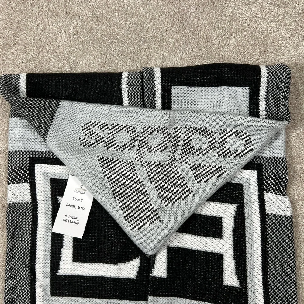 Adidas‎ LA Kings NHL Knit Scarf Black Silver White Striped Logo New